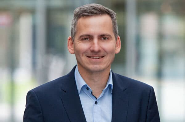 markus-fischer-people-image-rohde-schwarz_200_108690_1920_1080_2_bearb