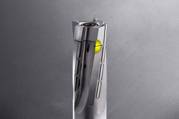 Das System DM40 kombiniert ein wiederverwendbares Basiswerkzeug aus Hartmetall mit einem PKD-bestückten Wechselkopf. Bild: Horn/Sauermann