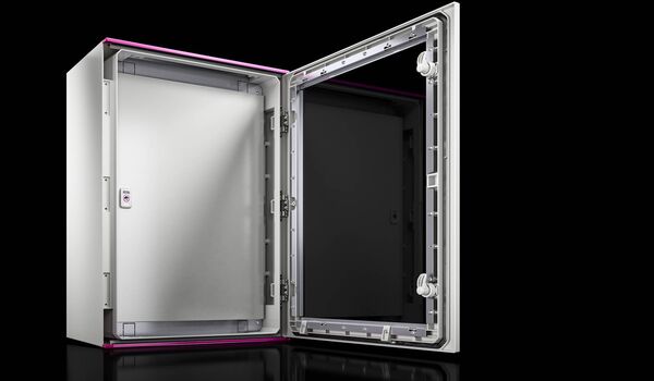 Der AX Kunststoff-Schaltschrank mit Innentür.