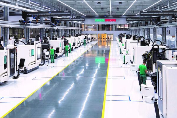 Fabrikationshalle von Famot DMG Mori