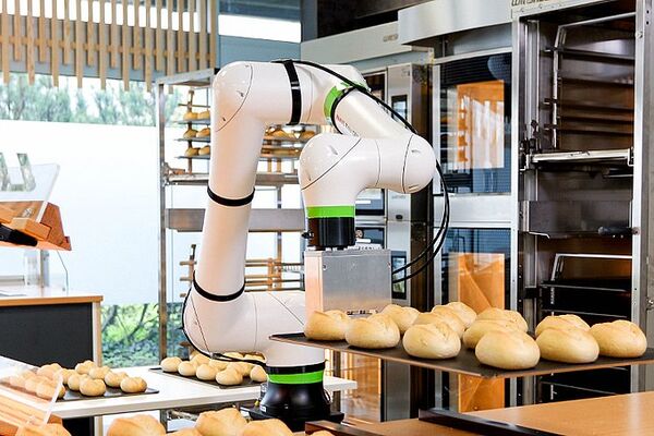 Bakisto: Ein Cobot CRX von Fanuc im Einsatz in Bäckerei