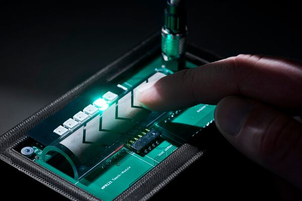 Gedruckte Elektronik von Binder auf einem Touchsensor