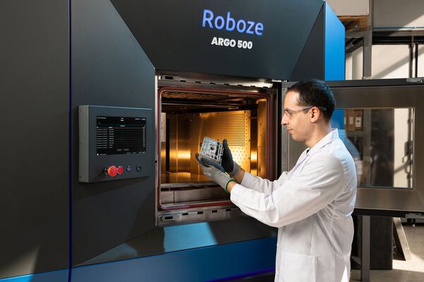 Argo 500 von Roboze mit Automationstechnik von B&R