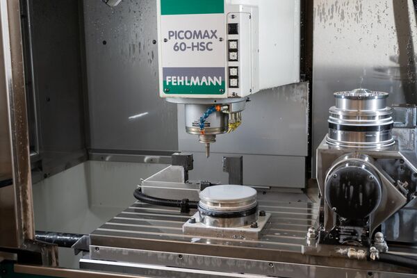 Das Lasermesssystem Micro Compact NT wird auf einer Maschine von Fehlmann eingesetzt.