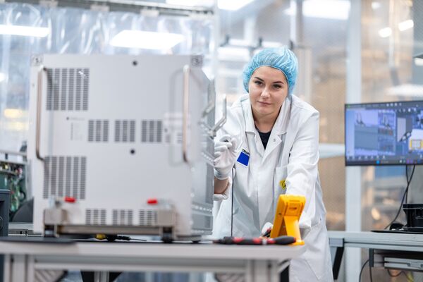 Trumpf HiPIMS-Anlage beschichtet Glassubstrate für KI-Chips