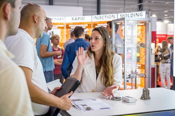 Besucher und Ausstellende an der AM Expo in Luzern