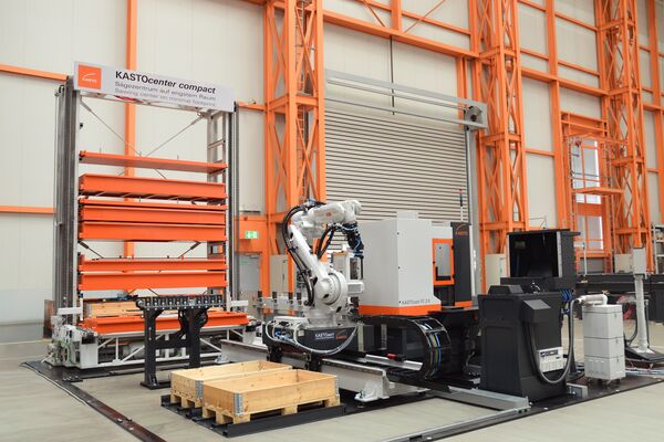 KastoCenter compact verbindet Lager, Säge, Materialhandling und Teileabfuhr zu einem Materialfluss auf wenig Fläche
