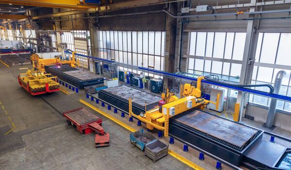 Plasmaschneidanlage Combicut von Microstep im Zuschnitt der Liebherr-Hydraulikbagger GmbH in Kirchdorf
