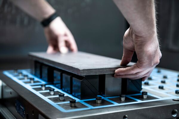 Die Polverlängerungen sorgen dafür, dass die Magnetspannplatte beispielsweise beim Bohren von Durchgangslöchern nicht beschädigt wird.