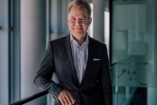 ABB Machine Automation (B&R) ernennt Christian Strahberger als Division President