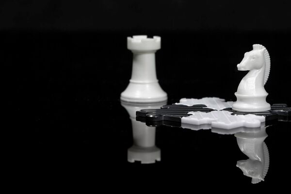 Keramische Bauteile: Schachfiguren aus dem 3D-Drucker