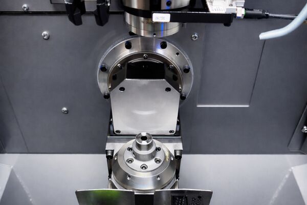 Kettenmagazin mit flexibel anpassbaren Paletten