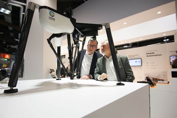 Besucher des B&R-Standes erleben hochpräzise Pick-and-place-Anwendungen, die mittels Delta-Robotern von Codi-an schnell und intuitiv realisiert werden können.