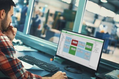 Die Automatisierung von Maschinen steigert die Produktionseffizienz und senkt das Fehlerpotenzial. (Foto: Schneider Electric)