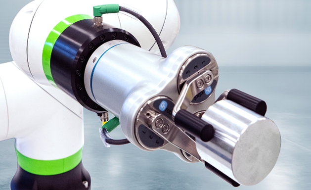 Die kollaborativen Roboter der CRX-Reihe von Fanuc haben eine achtjährige wartungsfreie Garantie, entsprechen der Schutzart IP67 und sind in fünf Grössen von 5-25 kg Traglast und einer Reichweite von 994 -1’889 mm Reichweite erhältlich.