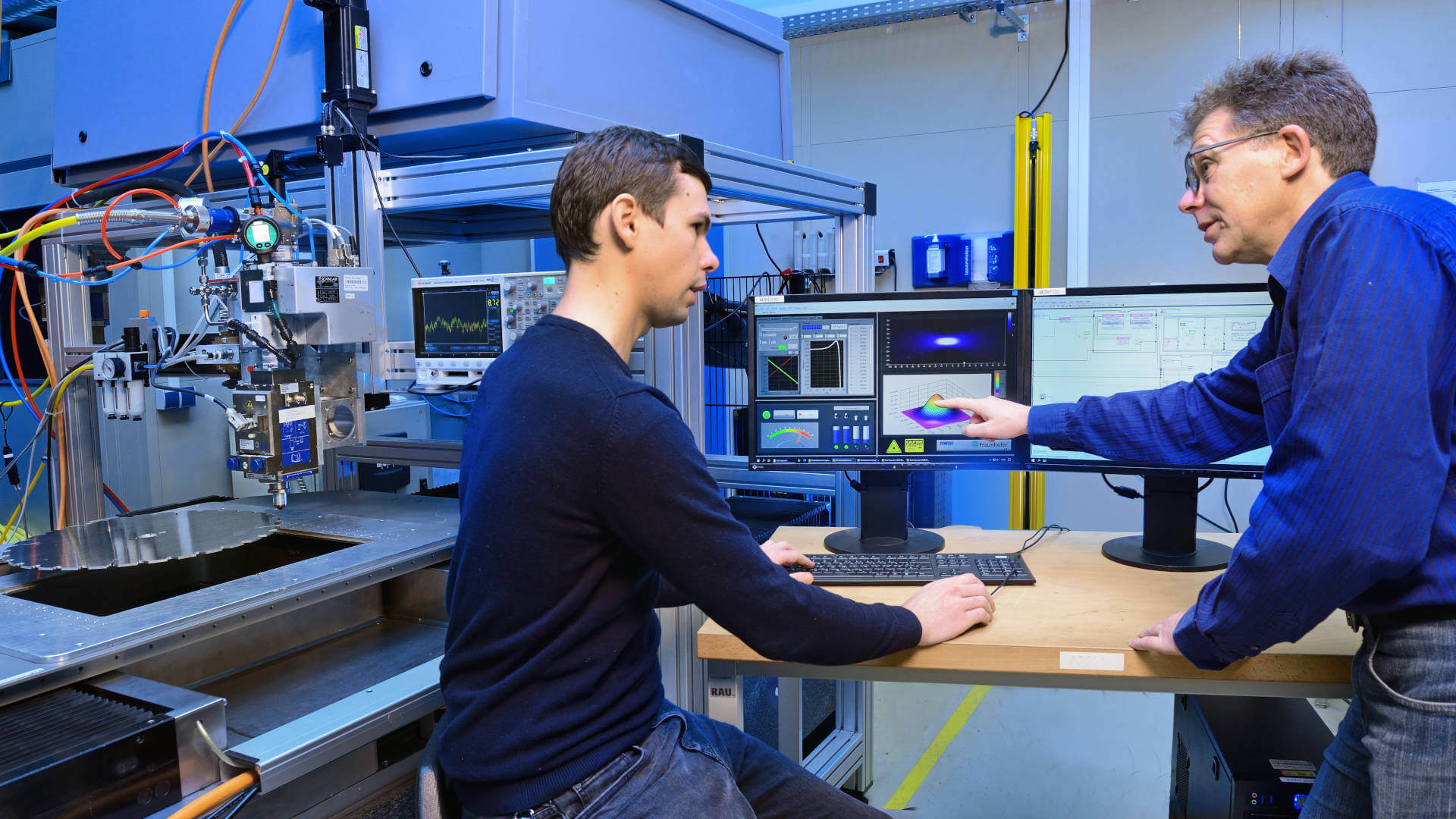 KI auf der Schulbank: Mit Methoden des Maschinellen Lernens verschaffen die Experten des Fraunhofer ILT den Lasermaschinen künstliche Intelligenz.