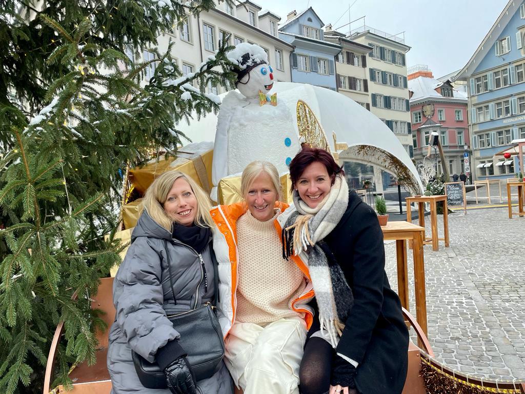 Die Organisatorinnen des Schweizer Industrietags (v.l.): Verena Miller, Verena Stübner, Nancy Bänziger von der Handelskammer Deutschland-Schweiz