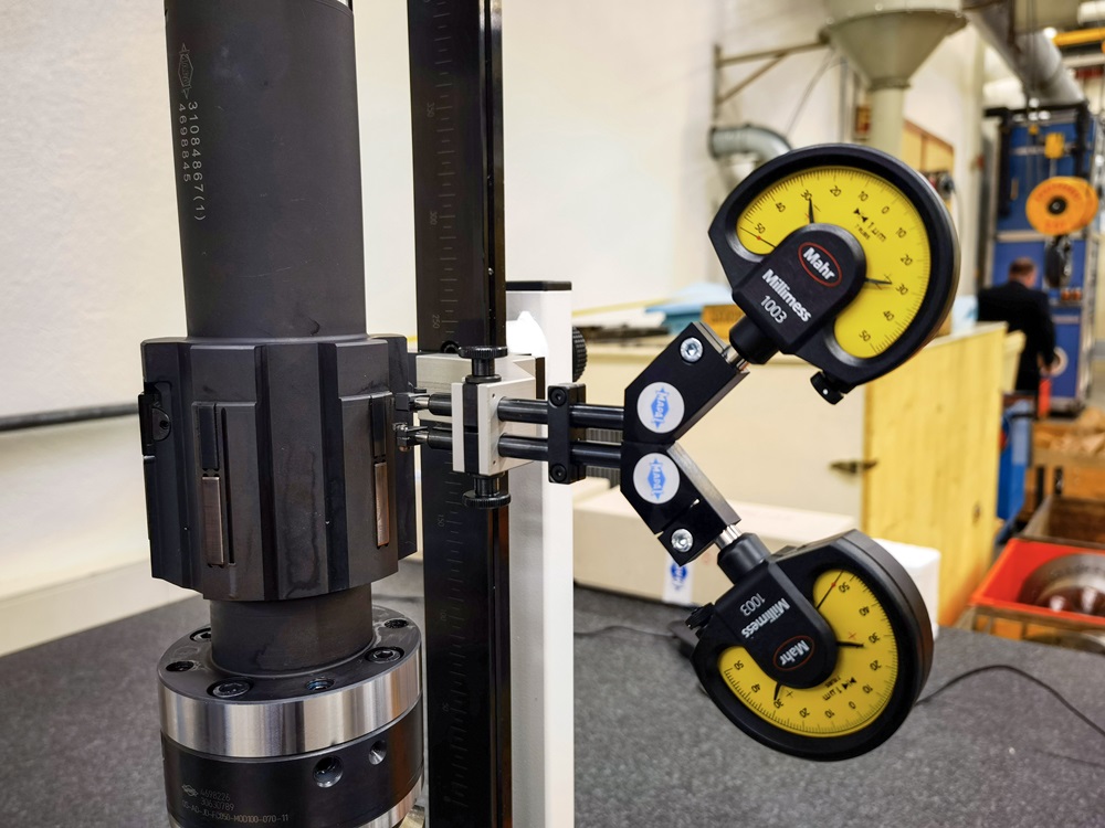 Einstellgerät für Stufenfeinbohrwerkzeug