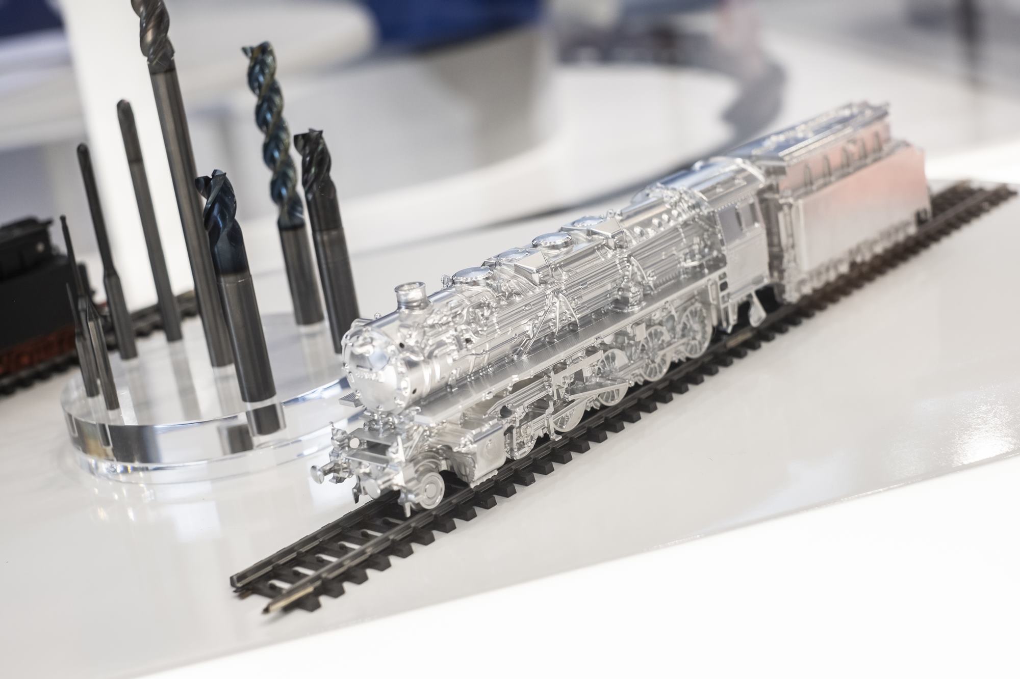 Die Miniaturisierung von Bauteilen erfordert Werkzeuge mit immer präziseren und kleineren Abmessungen. (Bild: Landesmesse Stuttgart GmbH)