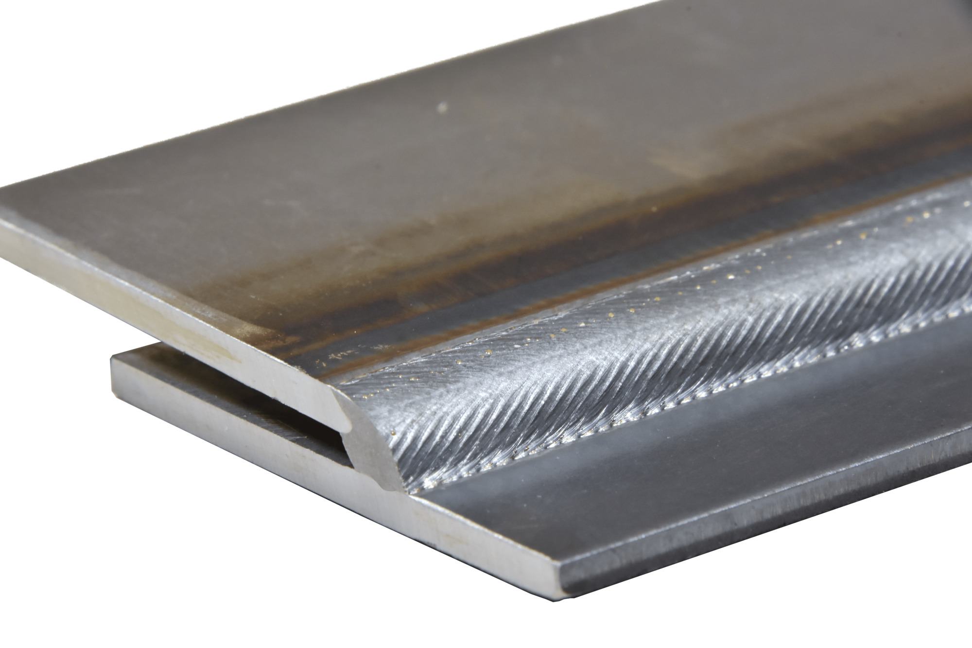 Dank intelligenter Unterstützung: WireSense erkennt Spalte bei Überlappnähten.