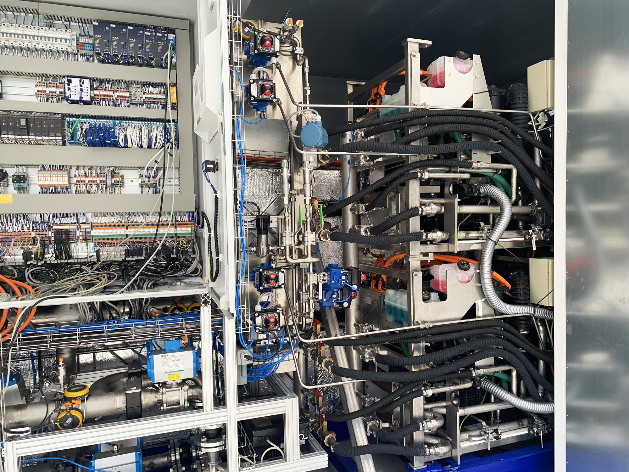 Es braucht viele Komponenten, um Wasserstoff zu speichern. Doch der Aufwand lohnt sich. Bild: Sigmatek