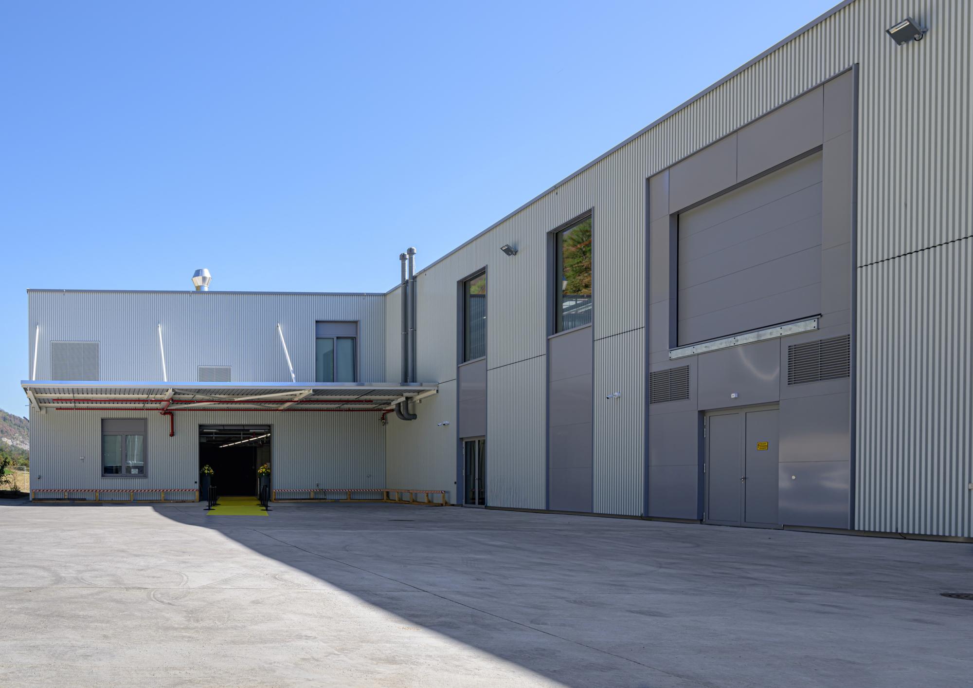 Produktionshalle der Werkserweiterung von Harting in Biel