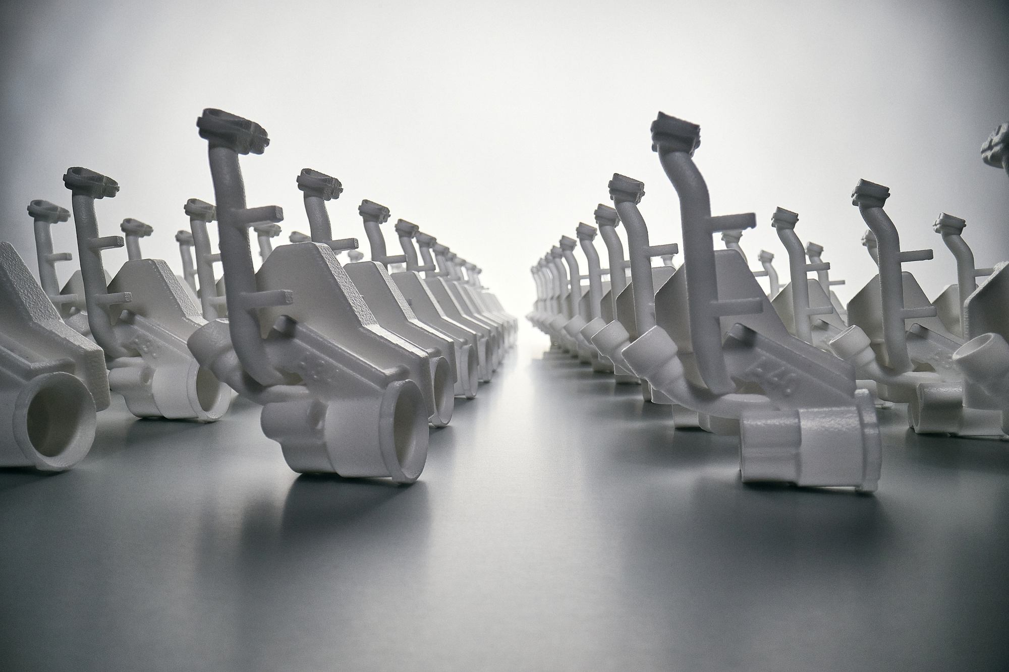 1zu1scale und «Storz Medical» realisieren im 3D-Druck kompakte, strömungsoptimierte Luftverteiler für ein Medizintechnik-Gerät. (Foto: Darko Todorovic)