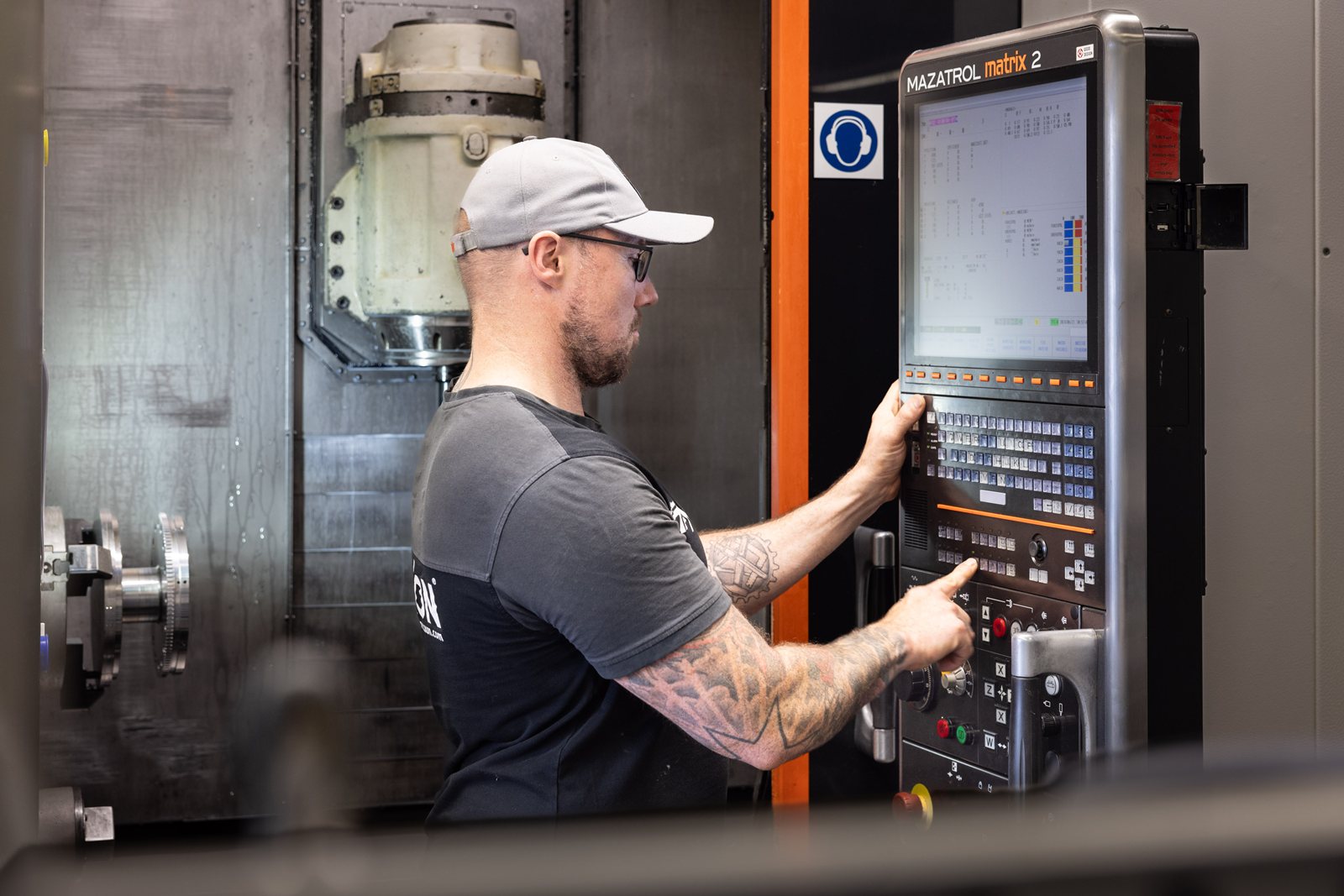 Thomas Lomoth an der Steuerung