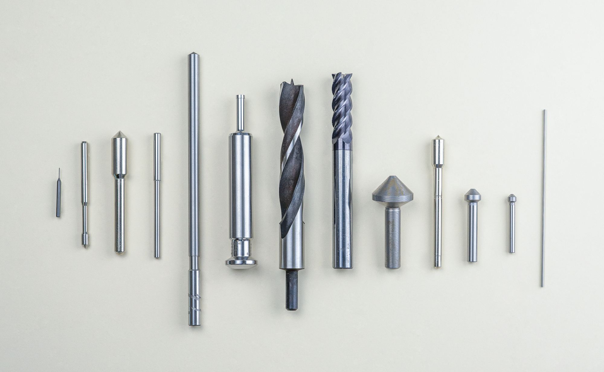 Dank ihrer Flexibilität kommt die M100 Maschine in technologisch fortschrittlichen Bereichen wie Elektrowerkzeugen und Werkzeugen zum Einsatz.