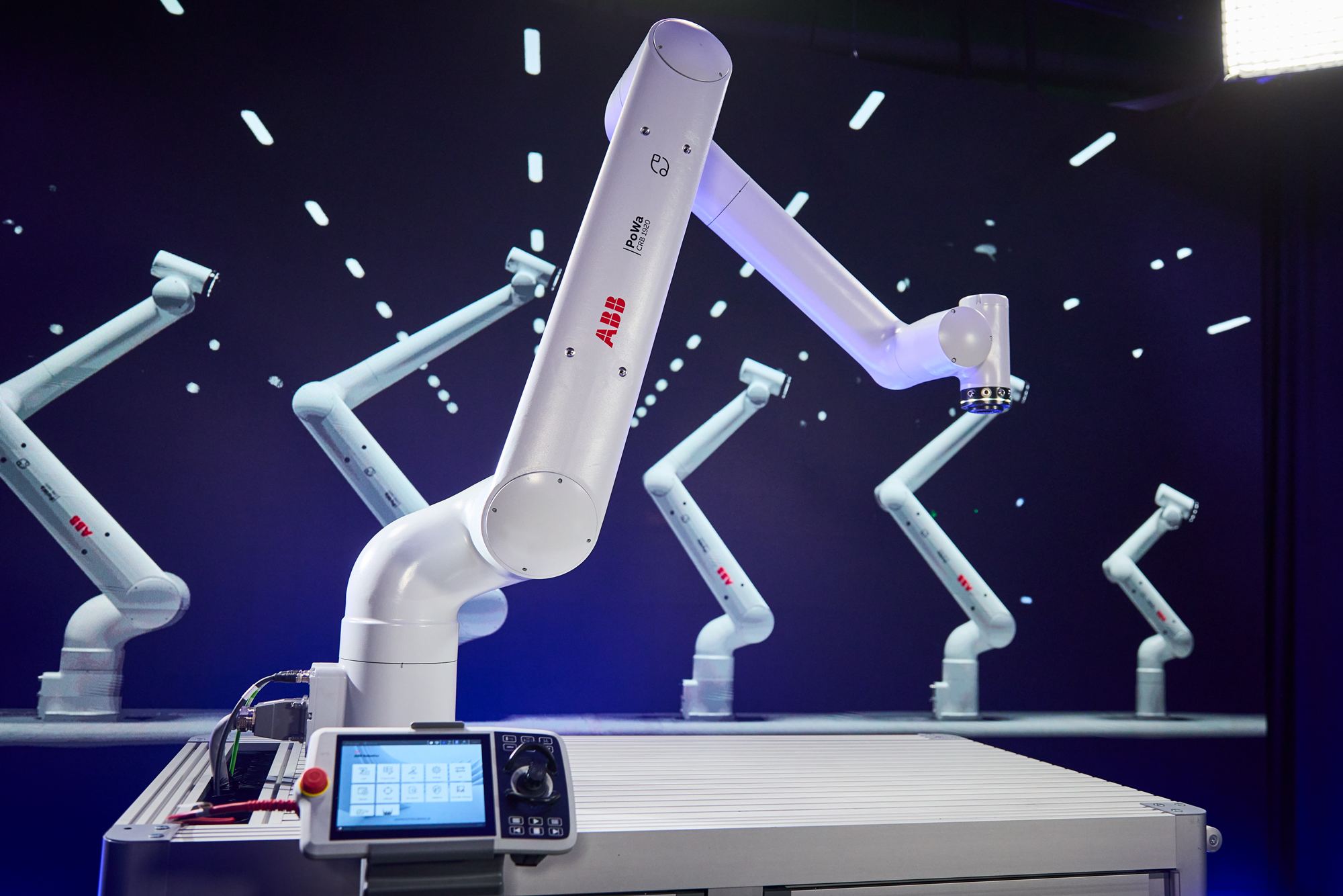 Die neue Cobot-Familie PoWa von ABB Robotics