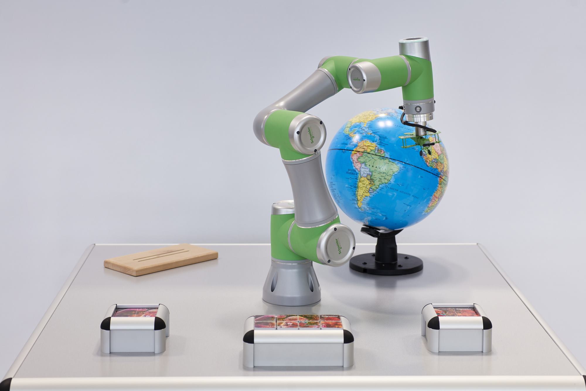 Cobot von Schneider Electric