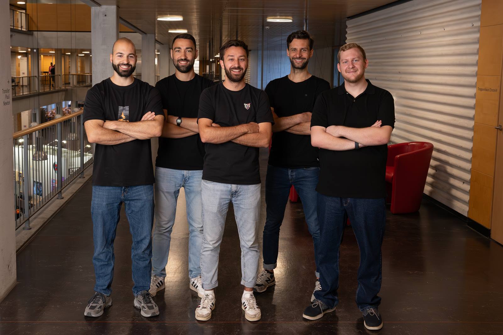 Das a-metal-Team (v.l.): Dennis Baumli, Florian Sercelj, Corsin Obrist, Andreas Kuster und Stephan Steiner.